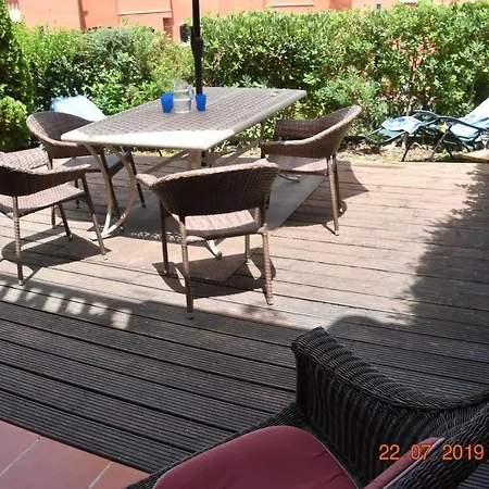 Luxury 2-bedrooms & Bathrooms Apartmán *