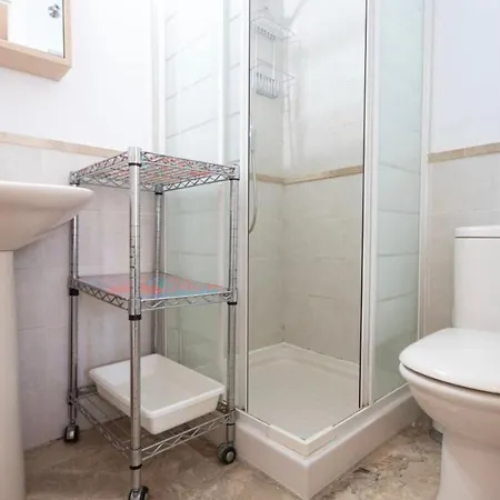 Apartmán Luxury 2-bedrooms & Bathrooms *